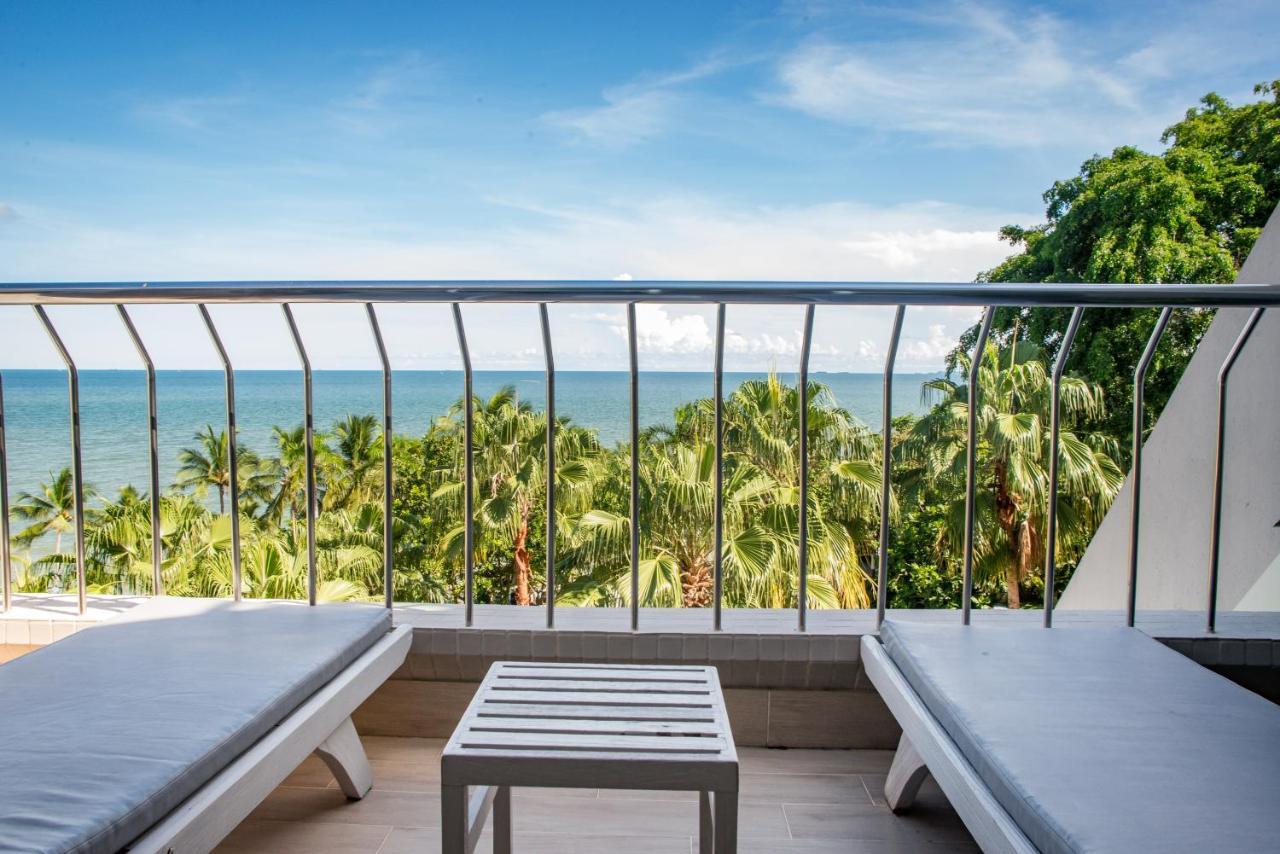 Royal Wing Suites & Spa Pattaya Exterior photo