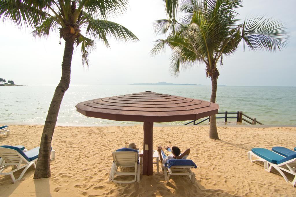 Royal Wing Suites & Spa Pattaya Exterior photo