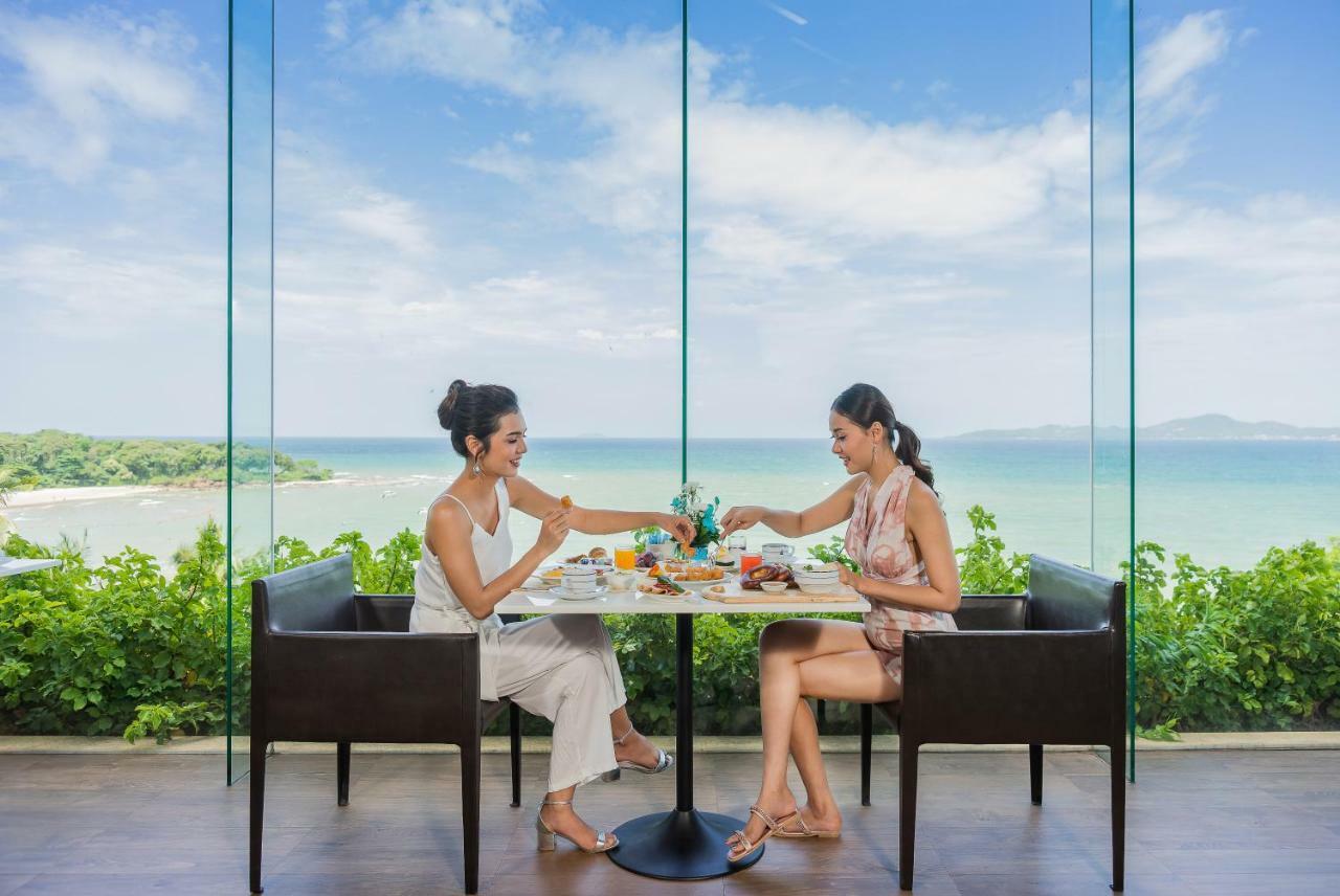 Royal Wing Suites & Spa Pattaya Exterior photo